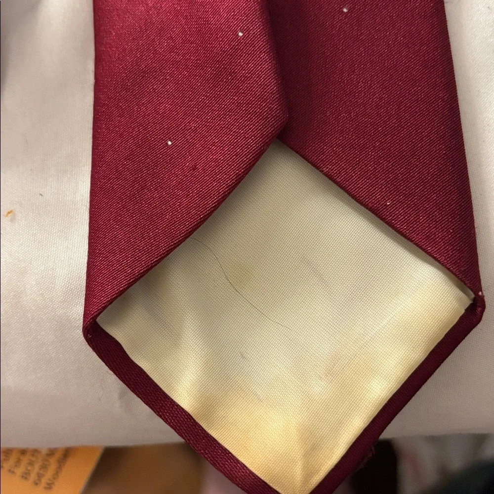 Vintage Oscar de la Renta Deep Red Tie subtle details